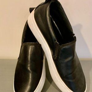 Lexi and Abbie slip-on sneakers Black with white bottoms size 8M Comfortable